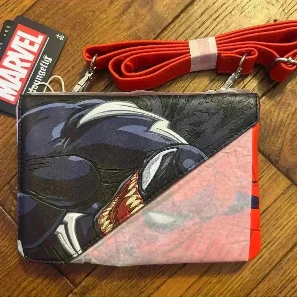 Loungefly Marvel Spiderman and Venom crossbody - $80 NWT